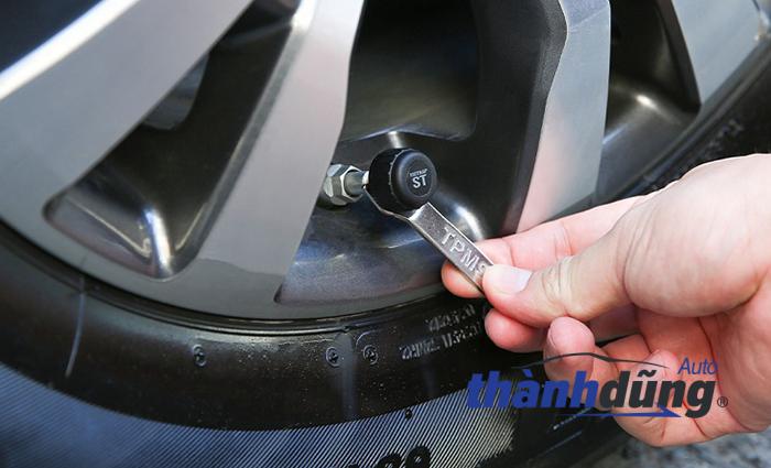 Cảm biến áp suất lốp (TPMS) là gì