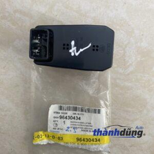 Công Tắc Nâng Kính Trước Phụ Daewoo Magnus Chính Hãng