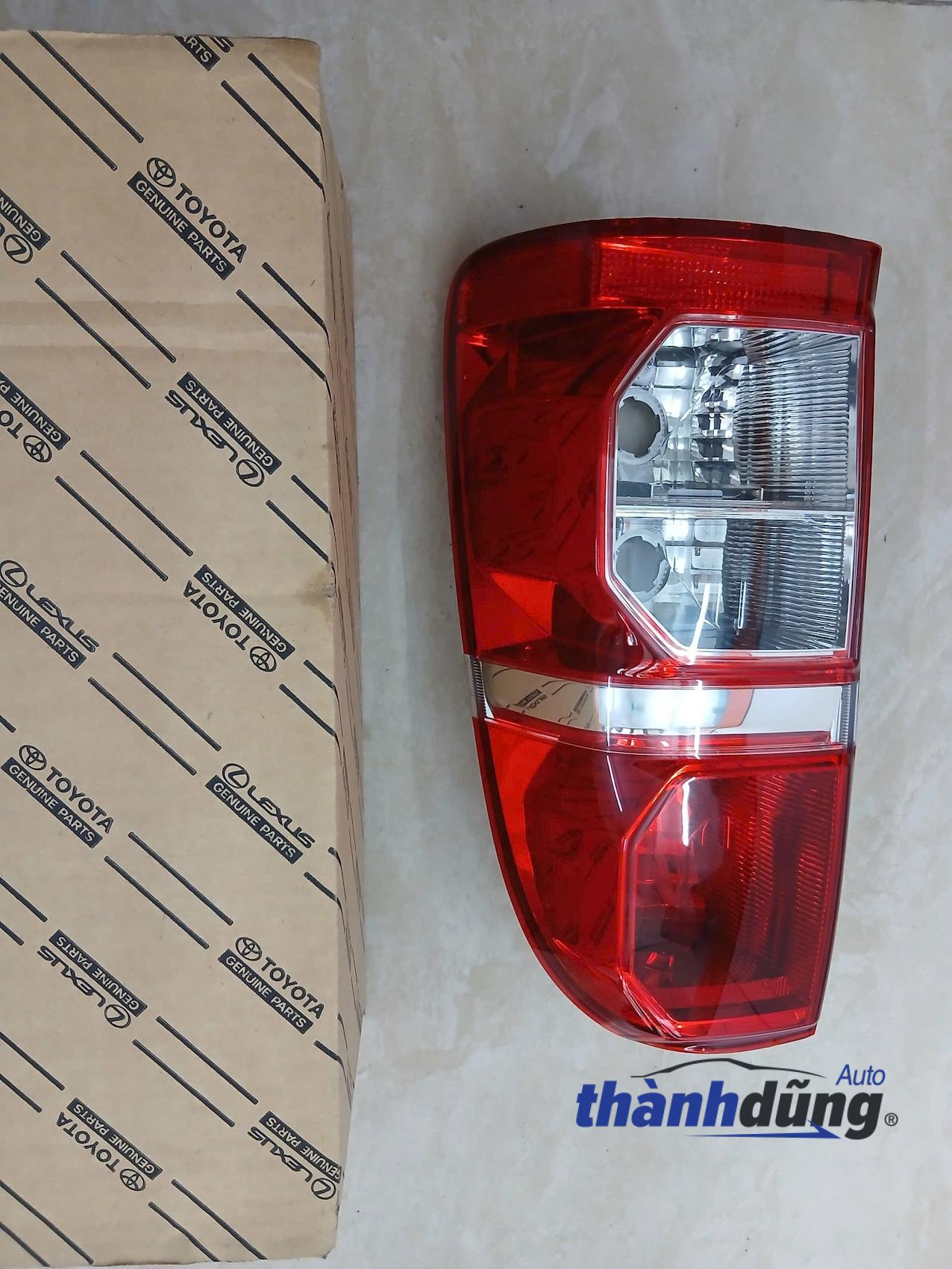 ĐÈN HẬU TOYOTA HILUX 2013 | 81561-0K150