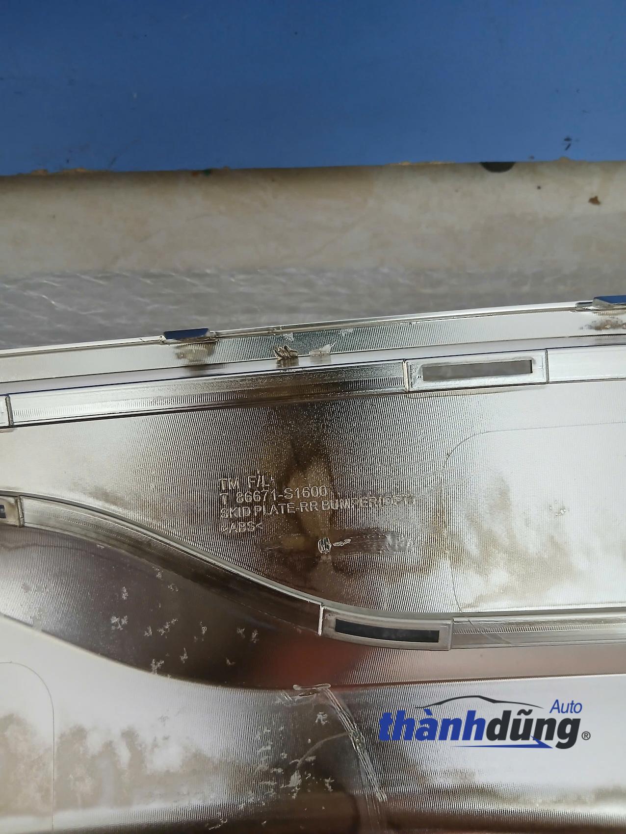 ỐP MẠ CẢN SAU HYUNDAI SANTAFE 2021-2024 | 86671S1600