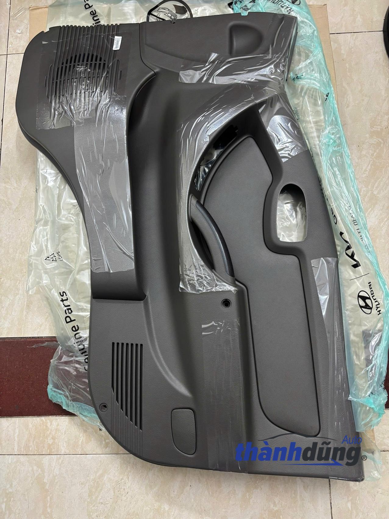 TÁP LY CÁNH CỬA HYUNDAI PORTER HD150 | 823064F010ES