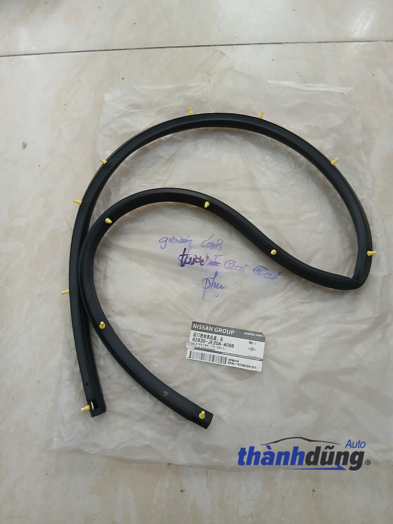 RON CÁNH CỬA NISSAN QASHQAI 2013 | 82830JE20A